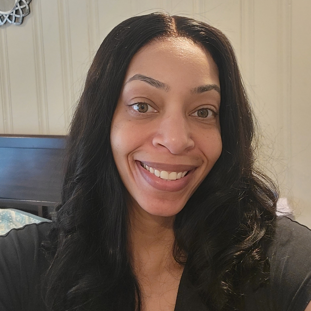 Hello Poshmark family! I am Chyteal.